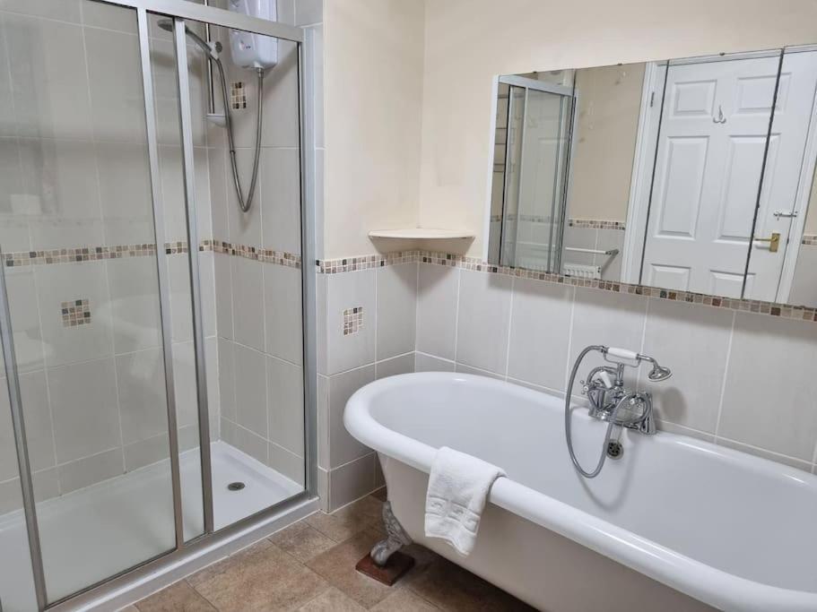 Spacious Detached Home With Beautiful Seaviews, Sleeps 6 Trimingham Exterior foto